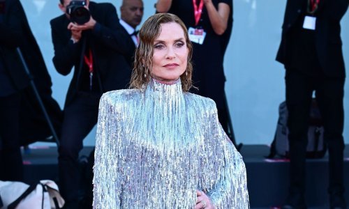 Predivna Francuskinja opet ima ludo dobar stajling: Ima 70 godina i sve je zasjenila