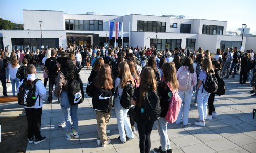 Krenula cjelodnevna nastava, učitelji ne znaju što ih očekuje