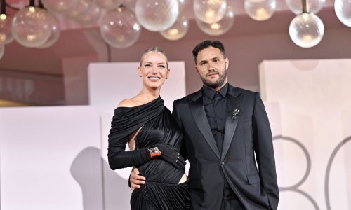 Supruga hrvatskog poduzetnika na crvenom tepihu u Veneciji otkrila sretnu novost