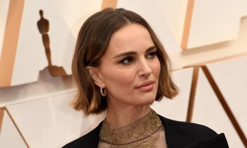 Ima dvije diplome, govori šest jezika, a osvaja čarobnom kombinacijom ljepote i talenta