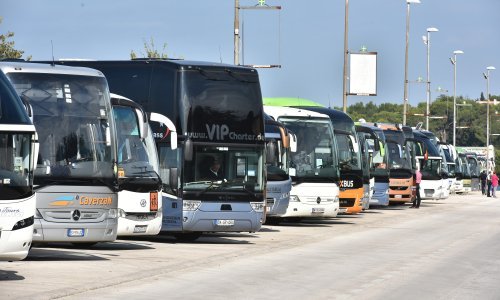 Policija otkrila neispravan autobus koji je trebao prevoziti učenike