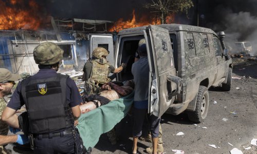 Zapad osuđuje barbarski ruski napad na tržnici u Kostjantinivki