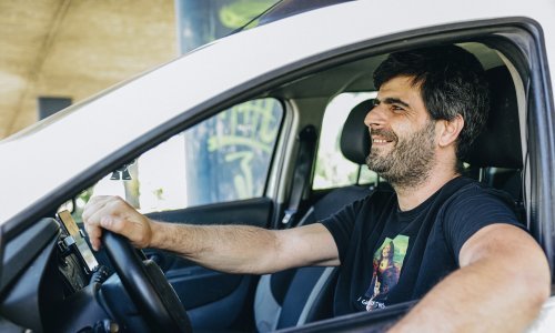 'Ja bih ovo radio za džabe': Upoznajte Josipa Jelenca, taksista koji svoja iskustva pretvara u audiopriče