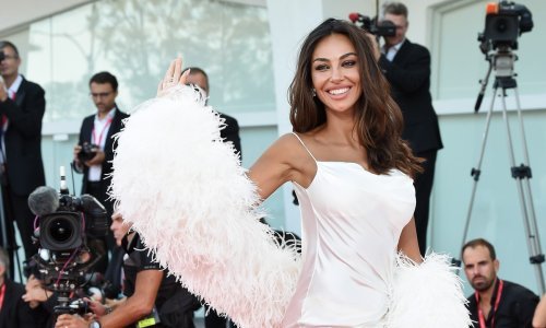Rumunjska Sophia Loren dominirala u haljini koja nikad ne izlazi iz mode