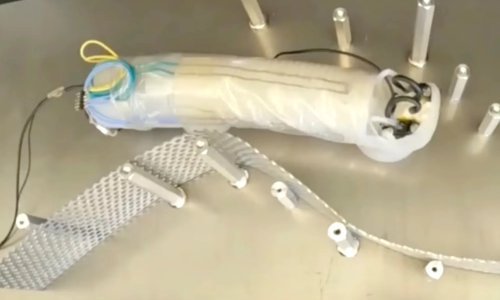Poput kirurga: Ovaj crvoliki robot može pregledati i popravljati - mlazne motore