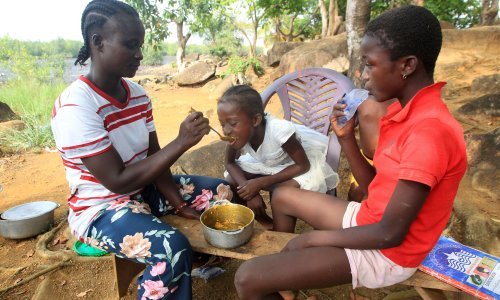 Pobunjenici u Kongu postavili eksploziv na jednogodišnje blizanke