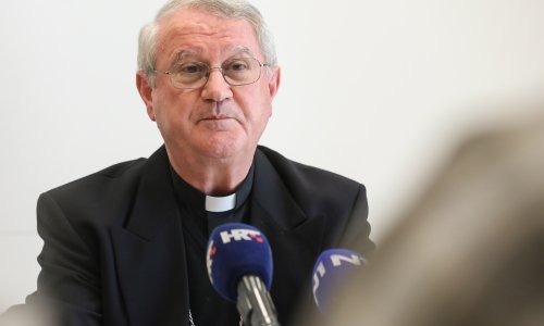 Novi splitsko-makarski nadbiskup iznenađen imenovanjem, zahvalio papi Franji
