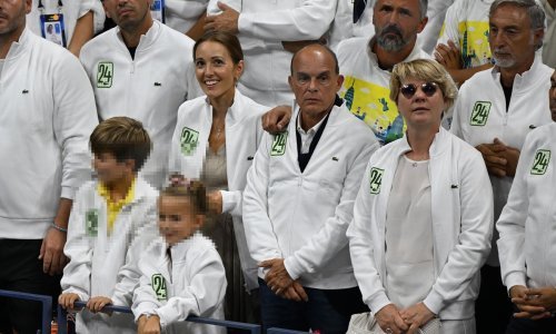 Đokovićeva supruga, djeca, ali i ostatak ekipe imali su identične jakne s posebnim brojem