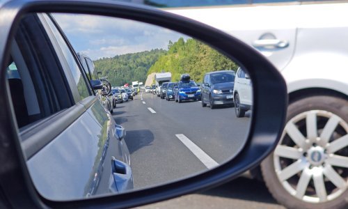 Kilometarske kolone zbog dva velika sudara nedaleko od Zagreba i Splita