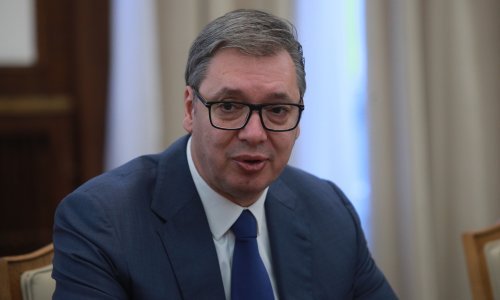 Vučić zatražio snažnije djelovanje KFOR-a na Kosovu