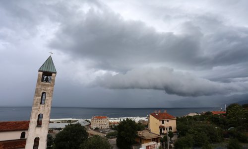 Stiže nagla promjena vremena: Kiša će u gorju prelaziti u snijeg!
