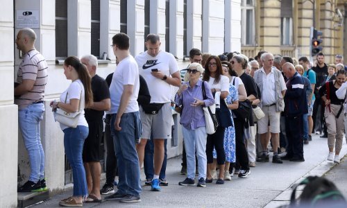 Građani navalili na Hrvatsku narodnu banku, pogledajte što kupuju