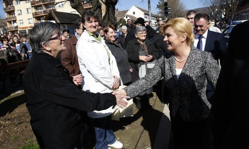Pjesma je najljepša zahvala Slavoniji, kazala je predsjednica i zapjevala
