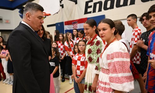 Milanović: Lijepo je vidjeti kako hrvatska djeca u Kanadi uče hrvatski jezik