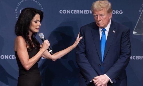 Trump pere savjest pred vjernicima i ženama: 'Ne želimo pastora, već tjelohranitelja'