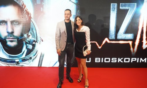 Jedan od najzgodnijih srpskih glumaca i njegova djevojka čekaju prvo dijete