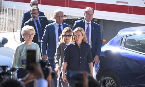 Von der Leyen i Meloni posjetile Lampedusu i razgovarale s migrantima