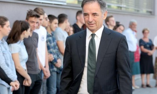 Predstavnici srpske manjine tužili Pupovca Aleksandru Vučiću