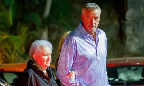 Na splitsku premijeru filma Toni Kukoč stigao u pratnji majke i supruge