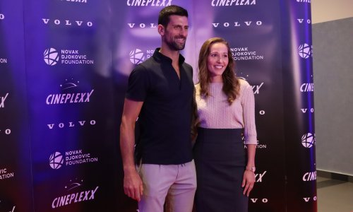 Ne skidaju pogled jedno s drugoga: Jelena i Novak Đoković snimljeni u trenucima nježnosti