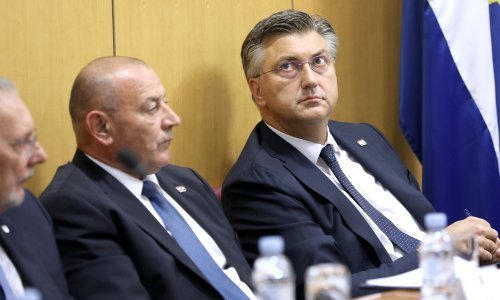 Troskot: Član Uprave HEP-a kupio je stan od Vujnovca; Plenković: Kako znate?