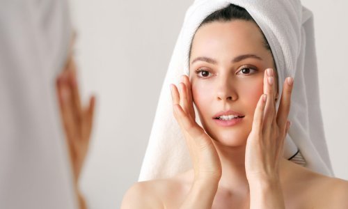 Što je rozacea i ima li pomoći protiv neugodnog crvenila i peckanja?