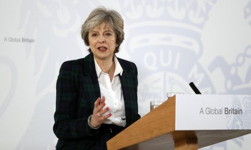 May precizirala: Pokrenut će Brexit 29. ožujka