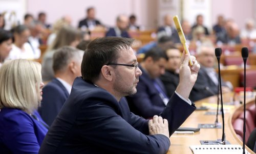 Oporba: Treba poboljšati upute za ispunjavanje imovinske kartice