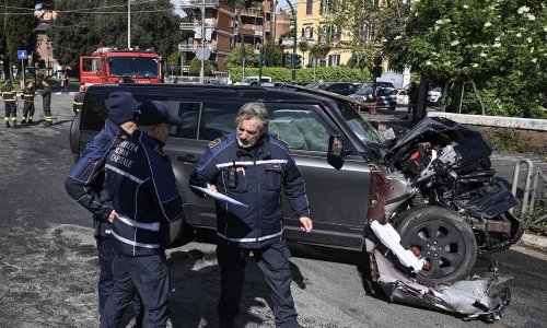 Istraživanje prometnih nesreća u Italiji: Korištenje pametnog telefona tijekom vožnje jedan od glavnih oblika distrakcije