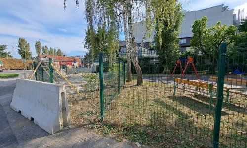 Napravili parking u dvorištu vrtića, Grad ga vratio u posjed