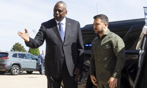 Šef Pentagona obećao Zelenskom nastavak suradnje
