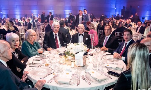 Od političara do glazbenih zvijezda: Nema tko nije bio na glamuroznom partyju