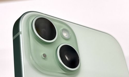 Novi jeftini iPhone mogao bi prilično sličiti na novi top model Appleova smartfona