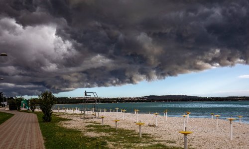 Grmljavinsko nevrijeme stiže: Jak vjetar i tuča prvo na Jadranu, a od sredine dana i u ostatku zemlje