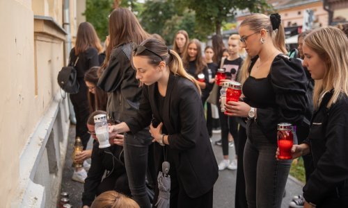Prijatelji i kolege studenti ispred Pravnog fakulteta oprostili se od Mihaele