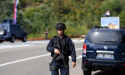 Eskalacija nasilja na Kosovu: Ubijen policajac, maskirani napadači provalili u samostan