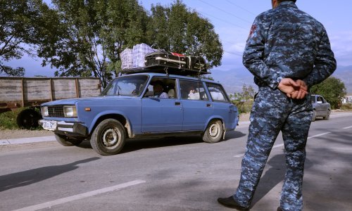 Armenci masovno napuštaju Karabah i kreću prema Armeniji