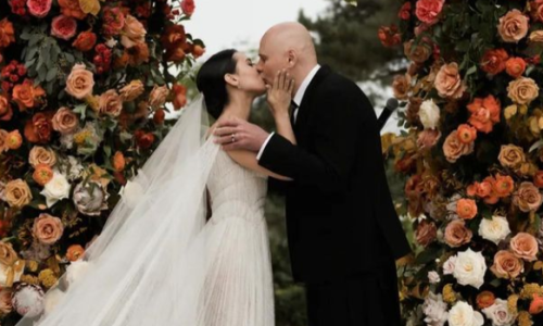 11 godina veze okrunili brakom: Pogledajte bajkovitu vjenčanicu supruge rock zvijezde