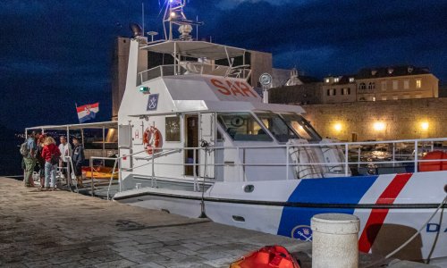 Kajak pronađen na kopnu, obustavljena potraga za kajakašima