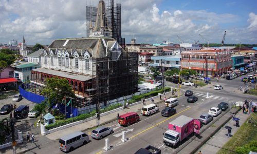 Najbrže rastuća zemlja svijeta još više ubrzava: Trebaju se čuvati nizozemske bolesti!