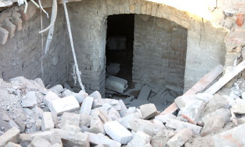 Rušenjem zgrade u Paromlinskoj otkrivene misteriozne podrumske prostorije