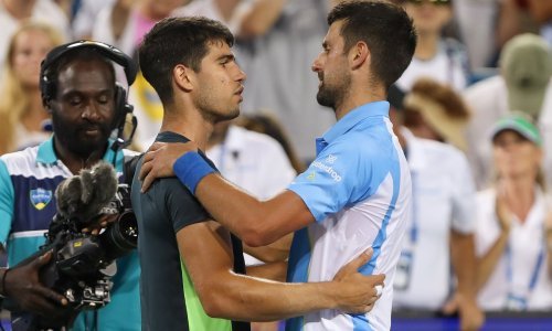 Alcaraz se dotakao Đokovića; teniski fanovi su zbog toga cijelu godinu na nogama