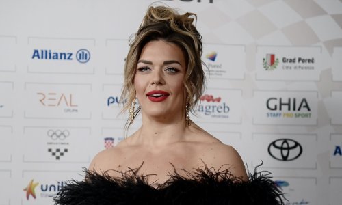 Ljeto još traje: Sandra Perković se javila s odmora, pala je i fotografija s plaže