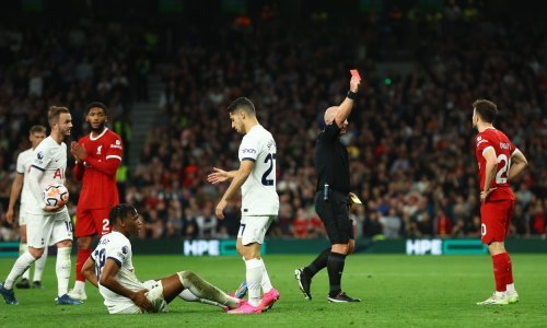 Klopp na rubu očaja; dva crvena kartona, poništen čisti gol i za kraj - autogol