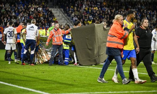 Potresne scene s nizozemskog stadiona; vratar odvezen u kritičnom stanju