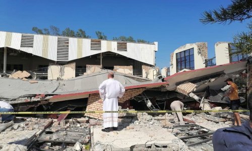 Urušio se krov crkve za vrijeme mise: Poginulo devet osoba, dvadesetak ozlijeđenih