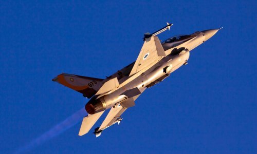 Dva sirijska vojnika ranjena u izraelskom zračnom napadu