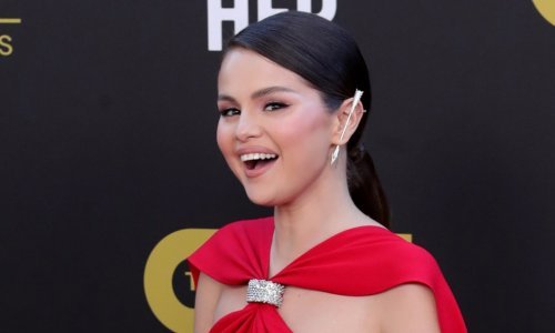 Selena Gomez se vraća pjevanju, a ovaj se put pridružila Coldplayu na koncertu