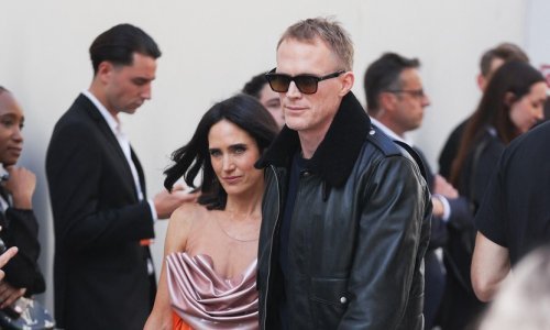 Zna kako ih nositi: Zvijezda 'Top Guna' uskočila u najpoželjnije čizme sezone