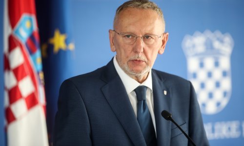 Božinović: 'Oni koji pjevaju ustaške pjesme čine štetu nogometu, društvu i državi'